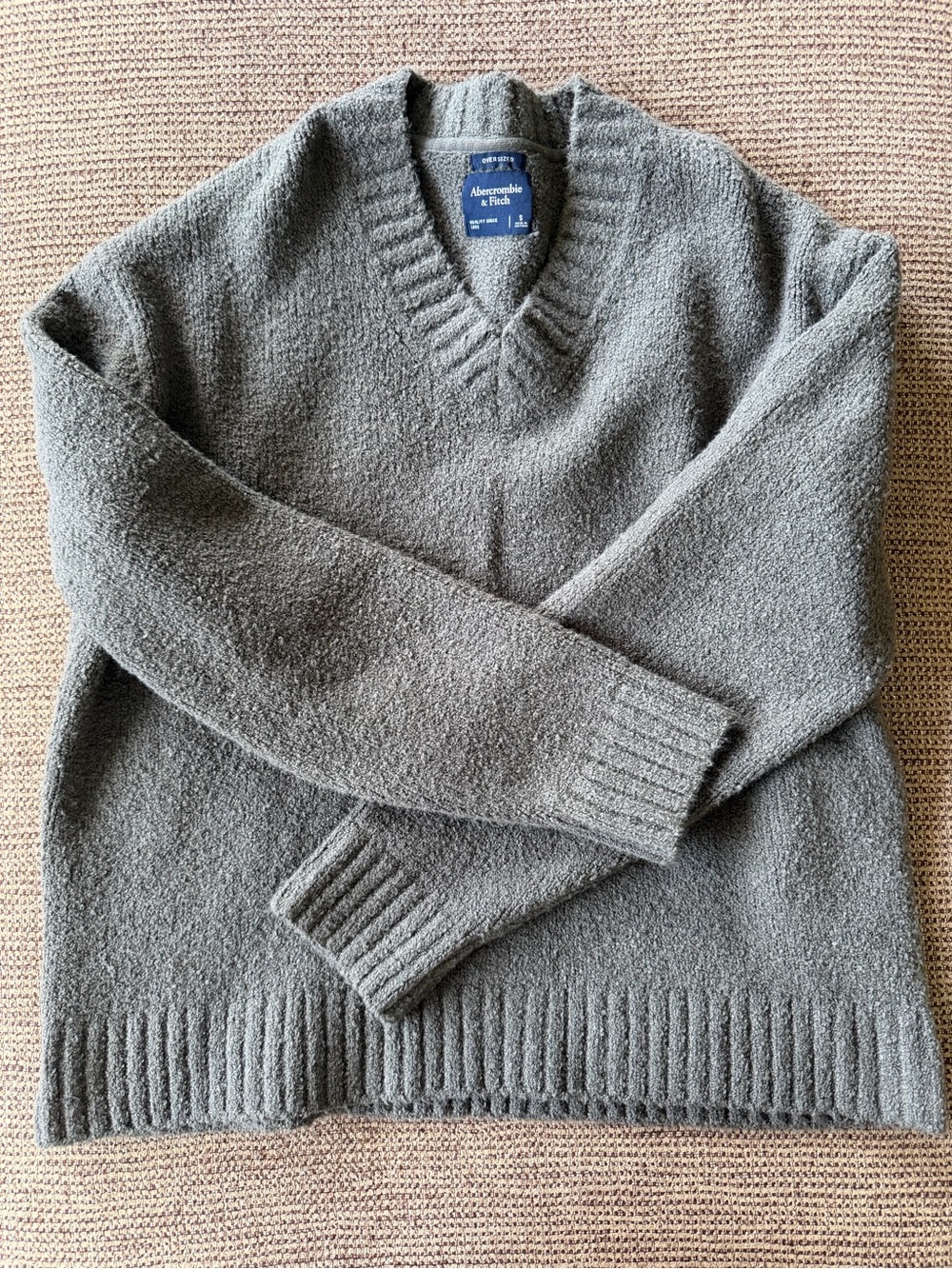 Abercrombie & Fitch Men's V-Neck Sweater - Heather Gray